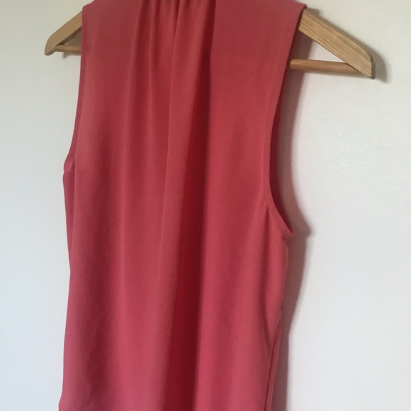 💕6 items/$12💕 LOFT pink scalloped top - Picture 4 of 4